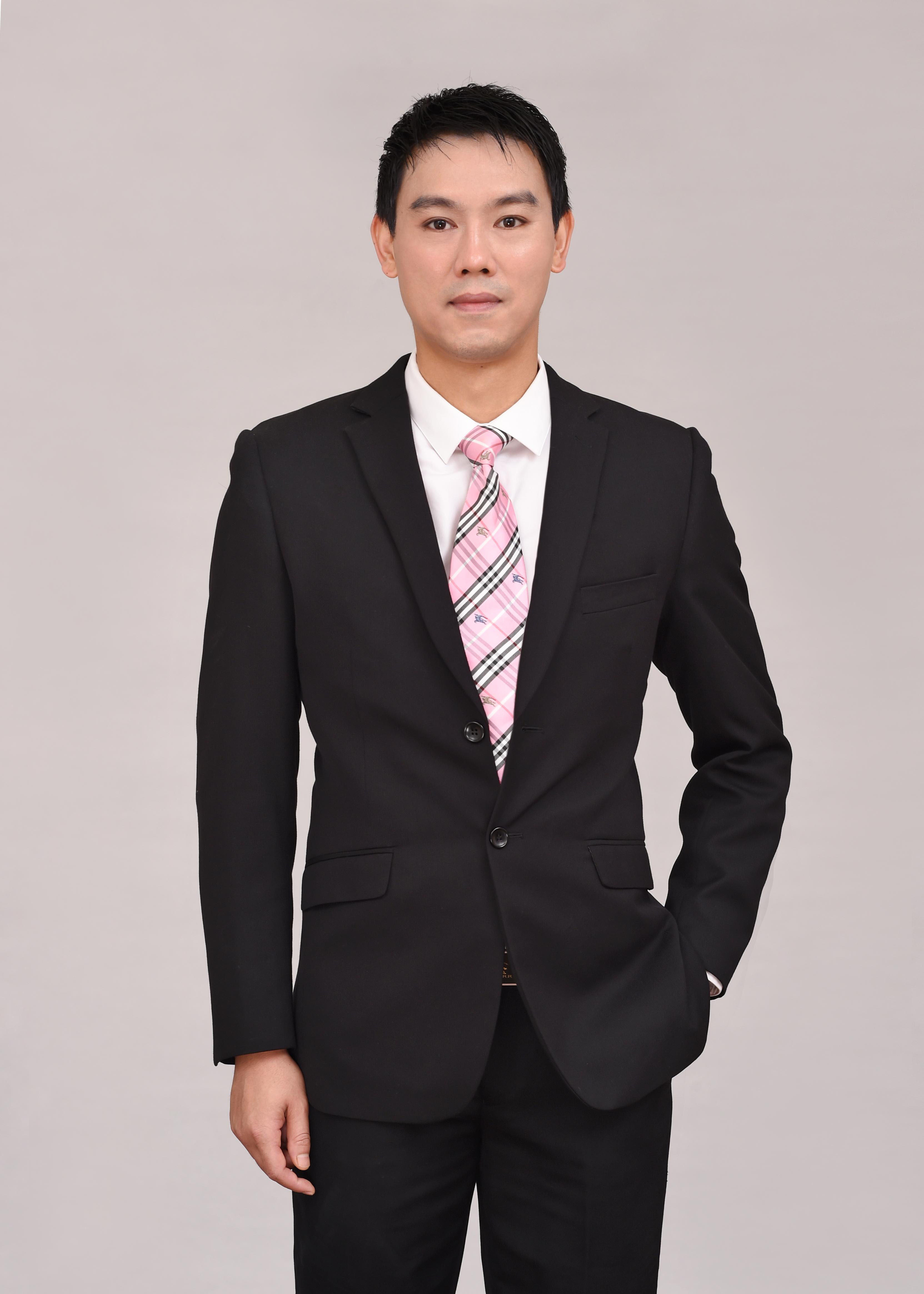 何乔友 插画与概念设计总监