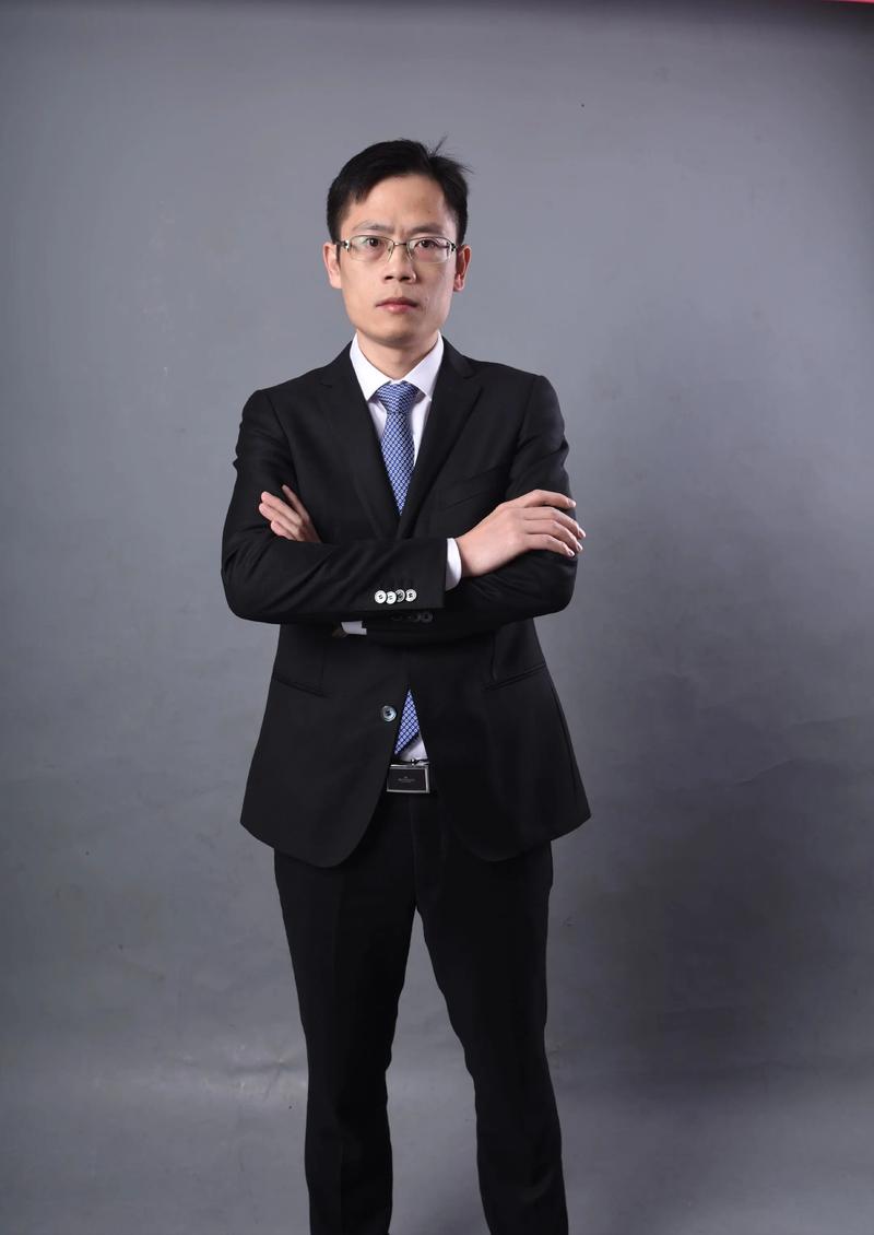 郑滔 品牌视觉系统总监